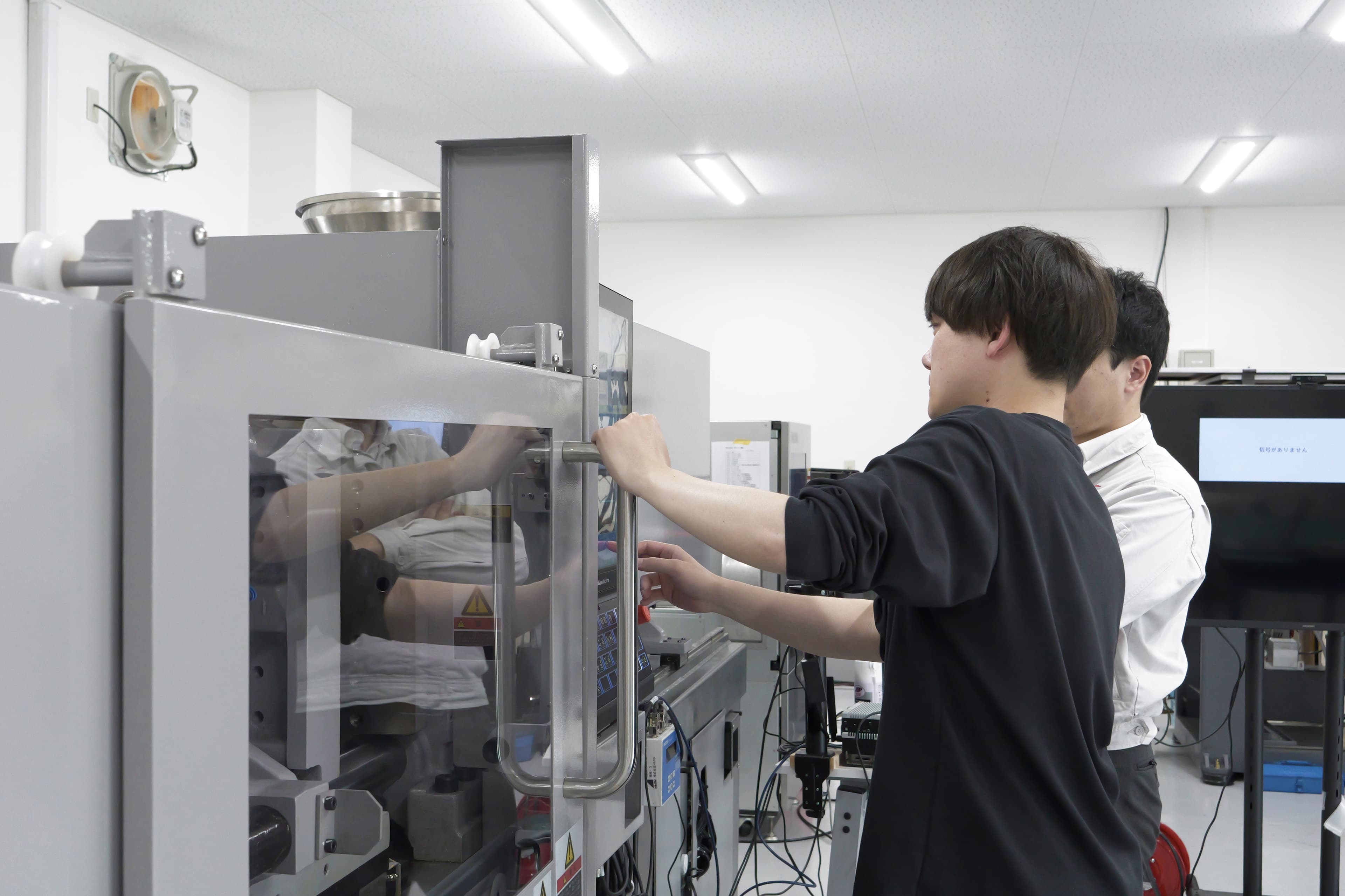 株式会社MAZIN のカバー画像